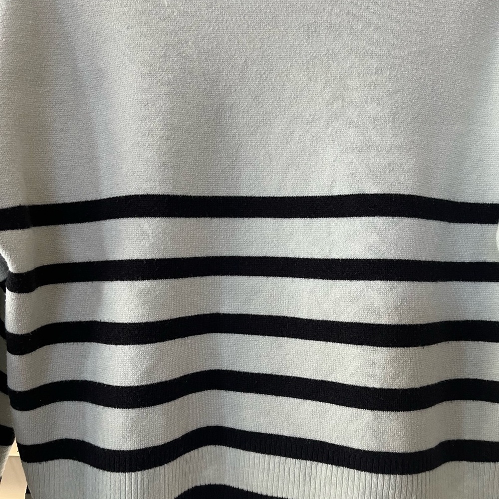 Abercrombie white sweater with navy stripes. Size XS